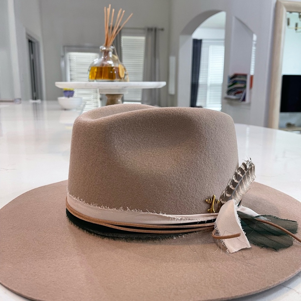 Wool hat - Picture 3 of 3